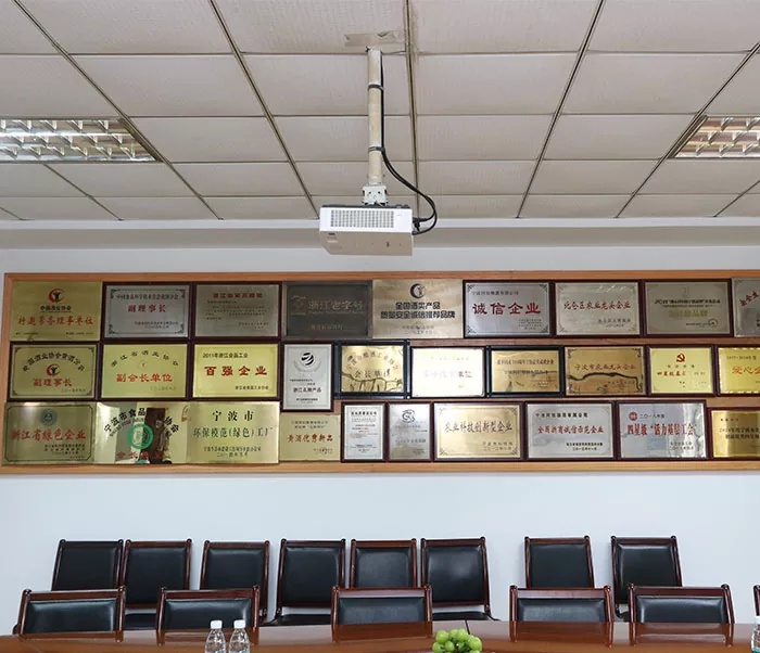अला ओल्ड वाइन ने कई आधिकारिक प्रमाणपत्र और सम्मान जीते हैं